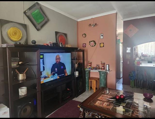 2 BEDROOM TOWNHOUSE FOR SALE IN RANDFONTEIN CENTRAL